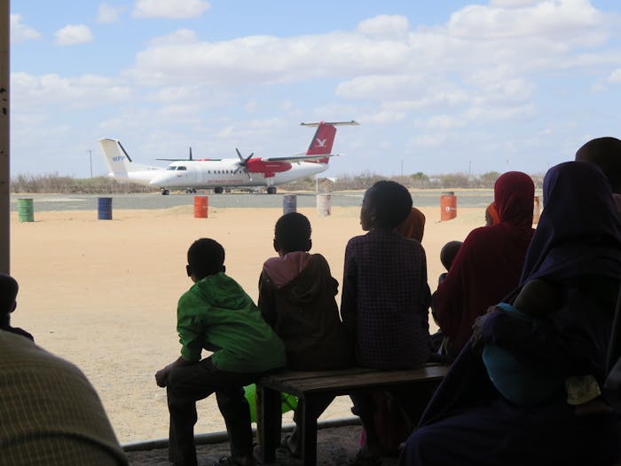 Somalische vluchtelingen in Dadaab wachten op vliegtuig naar Somalië