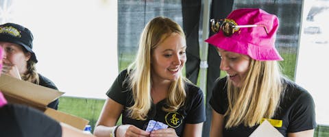 Amnesty in actie op Pinkpop 2016