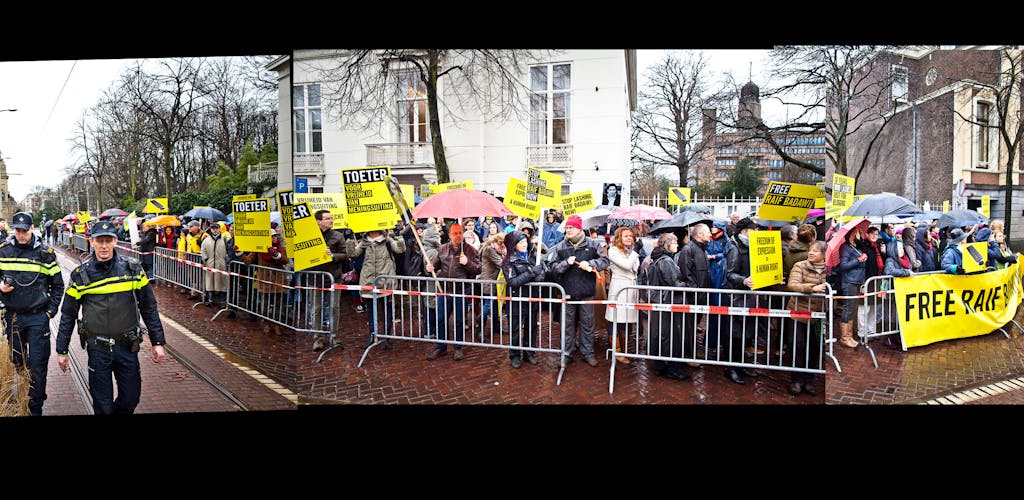 Demonstratie voor de ambassade van Saudi-Arabië in Den Haag voor de vrijlating van Raif Badawi.