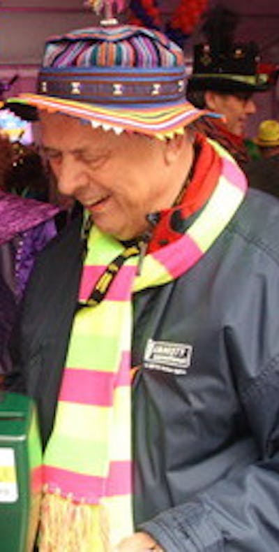 Bernard van Bakel collecteert na de carnavalsmis in Eindhoven.