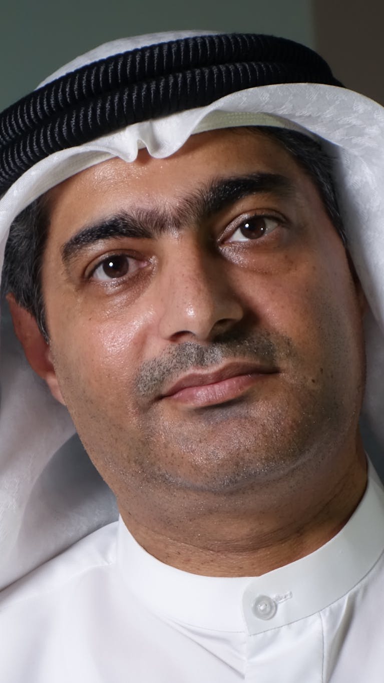 Ahmed Mansoor is in de Verenigde Emirtaen tot 10 jaar gevangenisstraf veroordeel nadat hij vreedzame berichten plaatste op sociale media