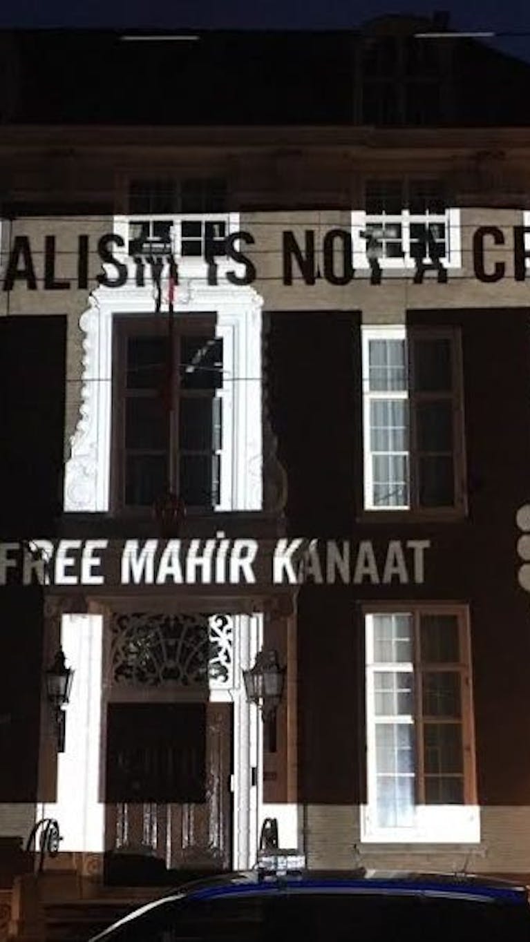 Actie bij de Turkse ambassade voor de Dag van de Persvrijheid