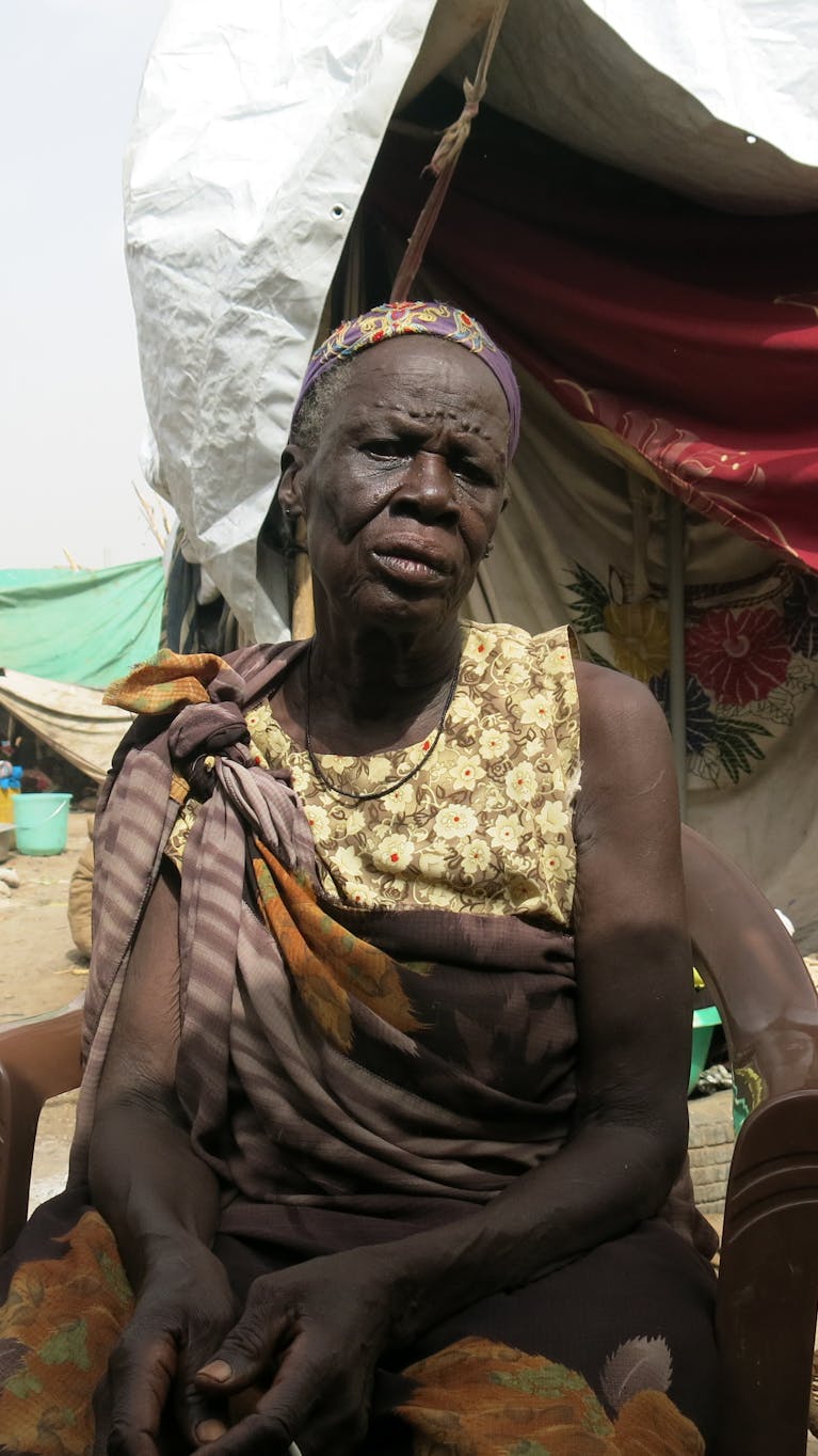 Een gevluchtte Shilluk vrouw uit Zuid-Sudan in Malakal vluchtelingenkamp