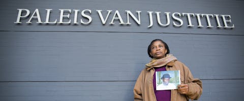 Esther Kiobel neemt het op tegen Shell
