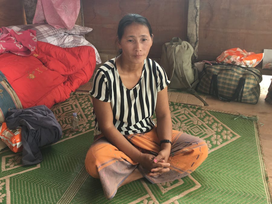 De 37-jarige Maji Hka Tawm vluchtte na beschietingen uit het Zai Awng vluchtelingekamp in Kachin staat, Myanmar. December 2016