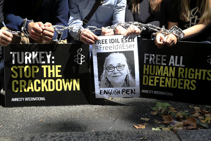 Protest bij Turkse ambassade in Londen, juli 2017