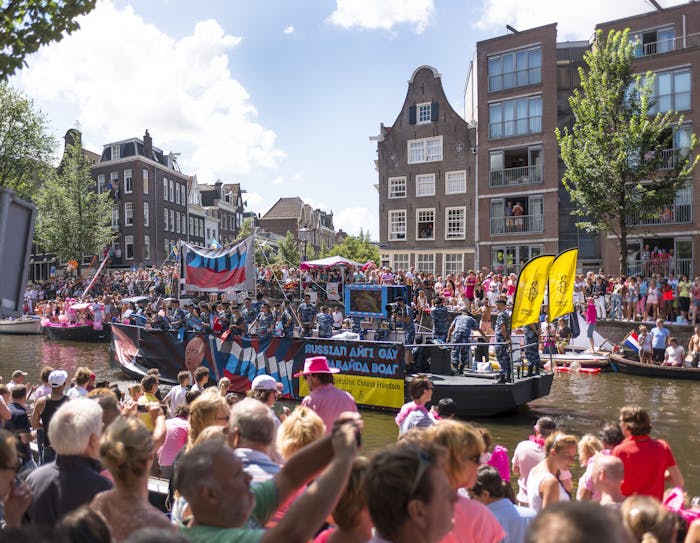 De Amnesty-boot tijdens de Gay Pride in 2013