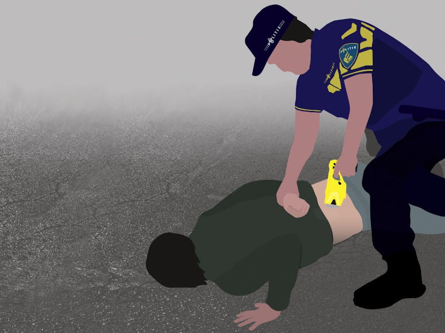 De manier waarop de Nederlandse politie het stroomstootwapen Taser gebruikt, brengt onaanvaardbare gezondheidsrisico’s met zich mee.