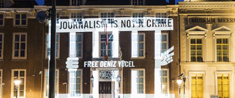 Actie voor journalisten bij de Turkse ambassade in Den Haag