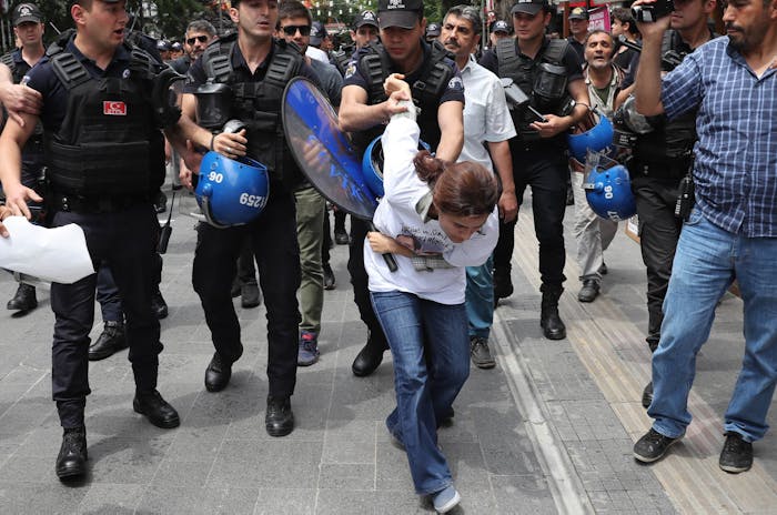 Arrestaties bij demonstraties in Turkije