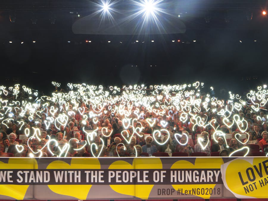 Solidariteitsactie van Amnesty Nederland voor collega's in Hongarije