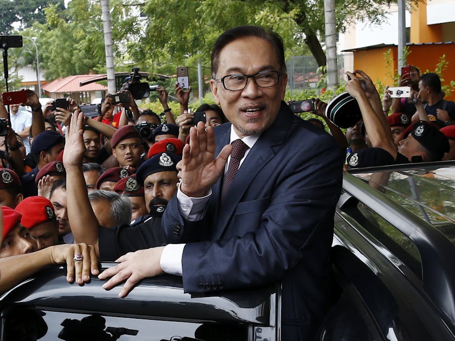 Anwar Ibrahim uit Maleisië bij zijn vrijlating op 16 mei 2018.