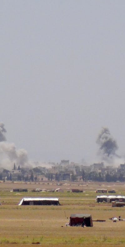 Luchtaanval door de troepen van Assad in Idlib, Syrië. 17 burgerdoden waren het gevolg.