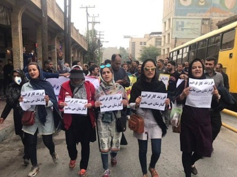 Demonstraten tonen in Iran hun solidariteit met stakende metaalarbeiders
