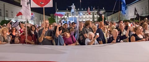 Demonstratie in Warschau, Polen, tegen wetten waardoor de onafhankelijkheid van de rechters wordt aangetast, 6 juli 2018