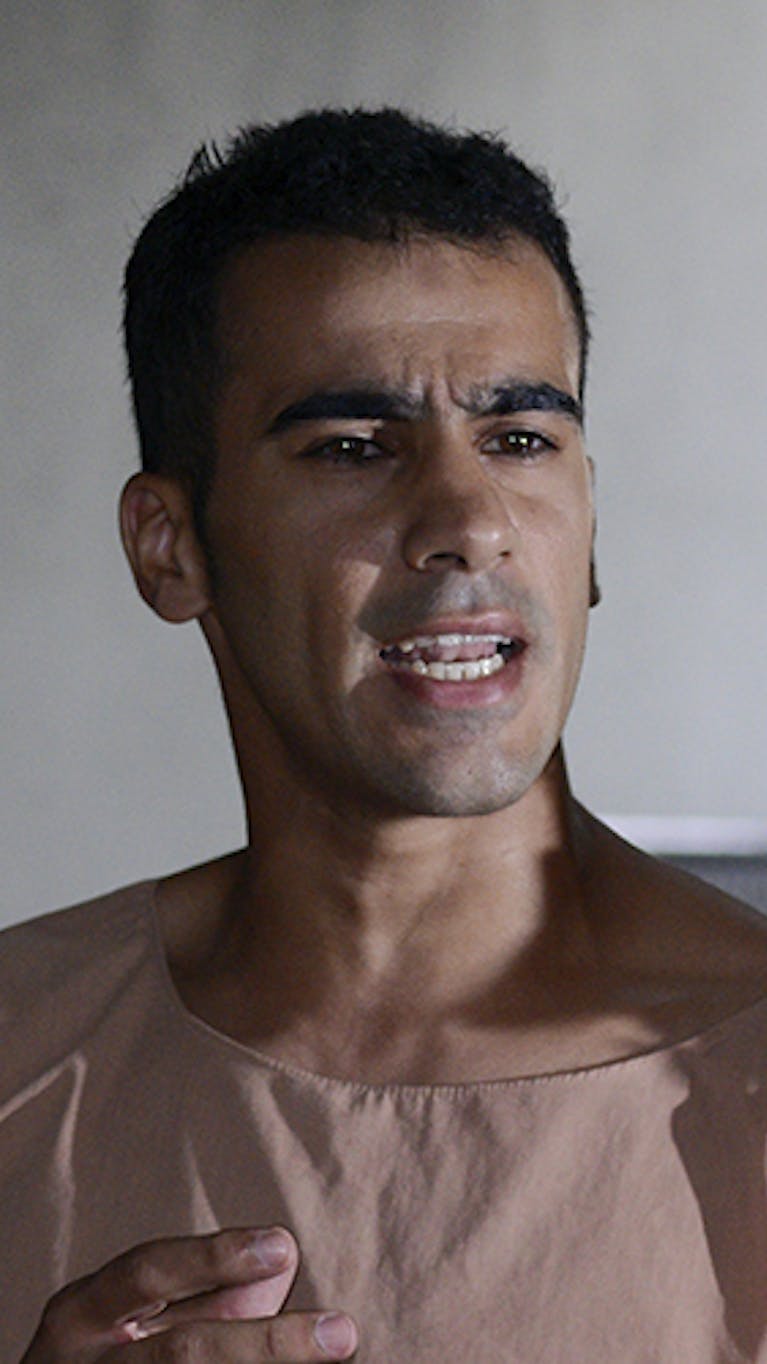 Hakeem Ali al-Araibi uit Bahrein bij de rechtbank in Bangkok, Thailand waar zijn uitlevering naar Bahrein werd behandeld