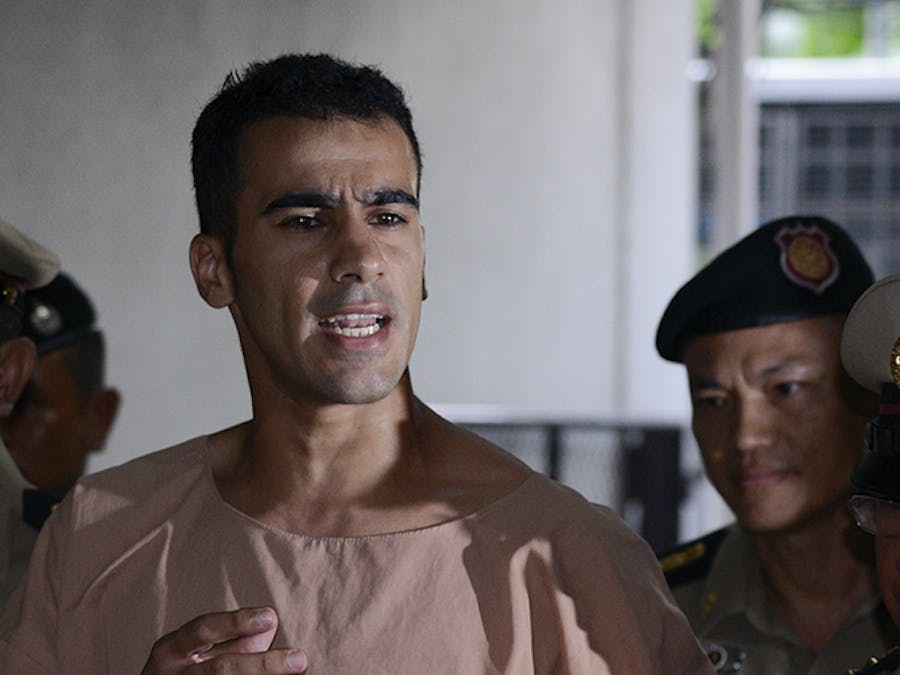 Hakeem Ali al-Araibi uit Bahrein bij de rechtbank in Bangkok, Thailand waar zijn uitlevering naar Bahrein werd behandeld