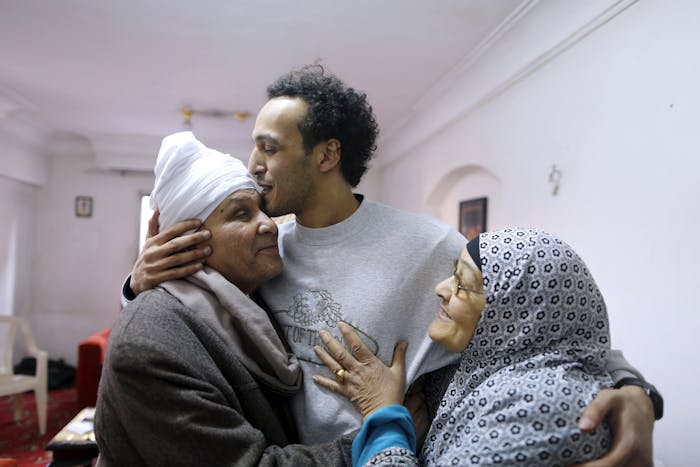 De Egyptische fotograaf Mahmoud Abu Zaid, beter bekend als Shawkan, na zijn vrijlating
