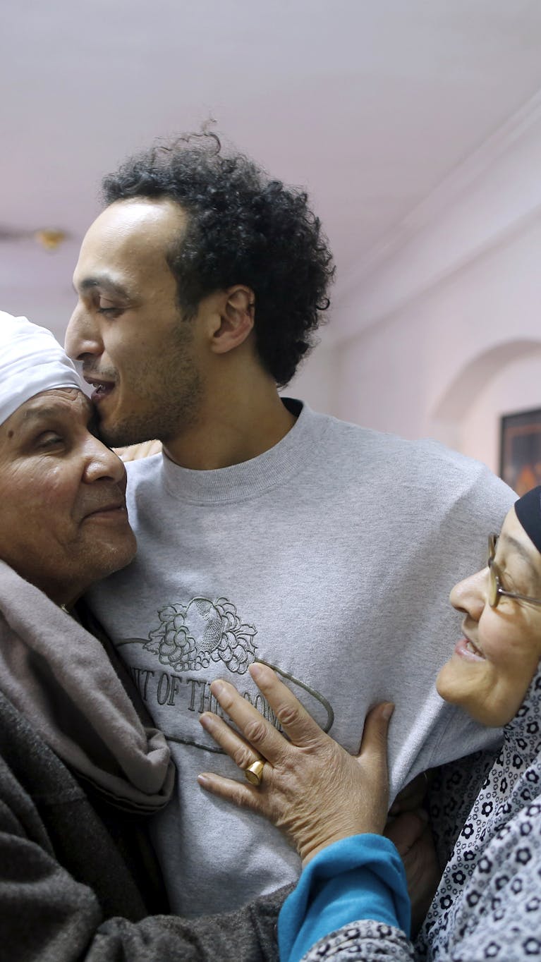 De Egyptische fotograaf Mahmoud Abu Zaid, beter bekend als Shawkan, na zijn vrijlating