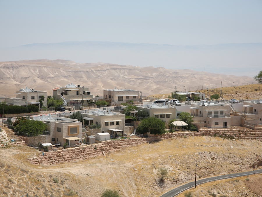 De Israëlische nederzetting Kfar Adumim in door Israël bezet Palestijns gebied is een populaire toeristische bestemming.