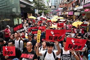 Demonstranten in Hongkong tegen de plannen voor een nieuwe uitleveringswet