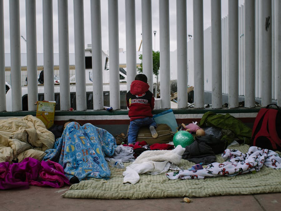 Kind dat deelneemt aan migrantenkaravaan, in Tijuana