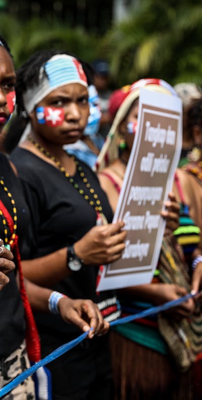Demonstratie in Indonesië voor de onafhankelijkheid van Papoea en tegen discriminatie van Papoea's