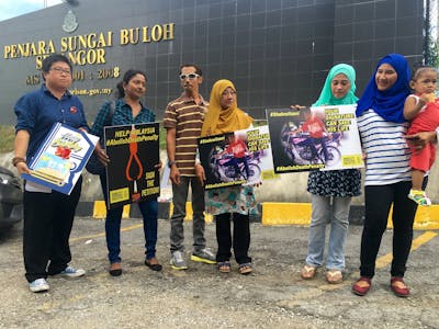 Amnesty Maleisië demonstreert tegen de doodstraf buiten een gevangenis