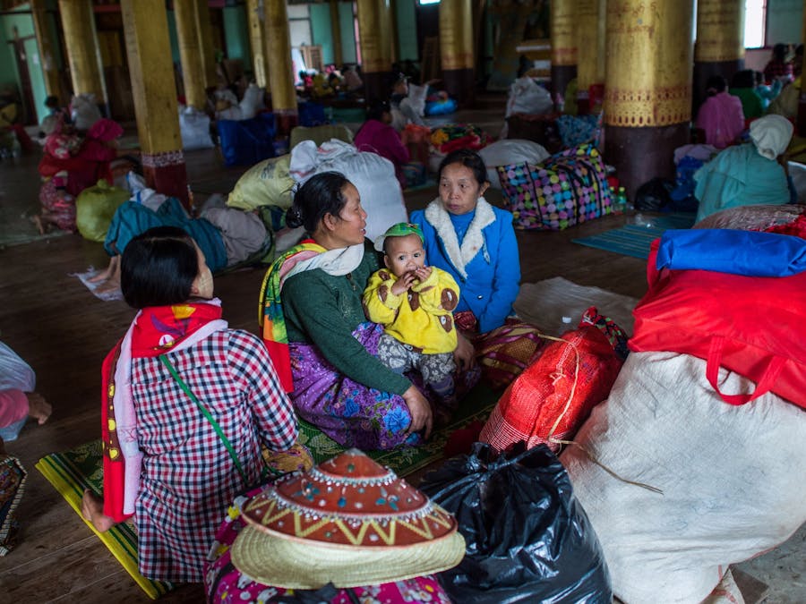 Vrouwen in een tijdelijke opvang in een klooster in Hsipaw, Shan staat. Januari 2019