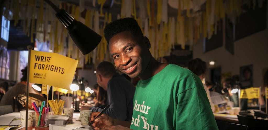 Het Write for Rights-evenement 2019 op Amnesty's hoofdkantoor in Amsterdam werd druk bezocht
