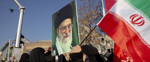 Een herdenking van de slachtoffers van het neergeschoten Oekraïense passagierstoestel mondde op 12 januari 2020 uit in een protest tegen de Opperste Leider van Iran, ayatollah Khamenei. © Majid Saeedi/Getty Images