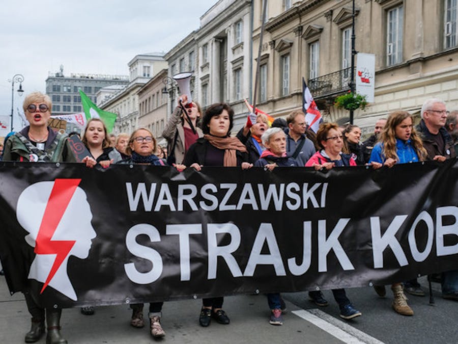 Protest tegen de verdere inperking van het recht op abortus in de Poolse hoofdstad Warschau, juli 2018