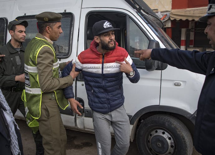 In de Marokkaanse hoofdsatd Rabat wordt een man aanghouden omdat hij zich niet aan de coronaregels hield