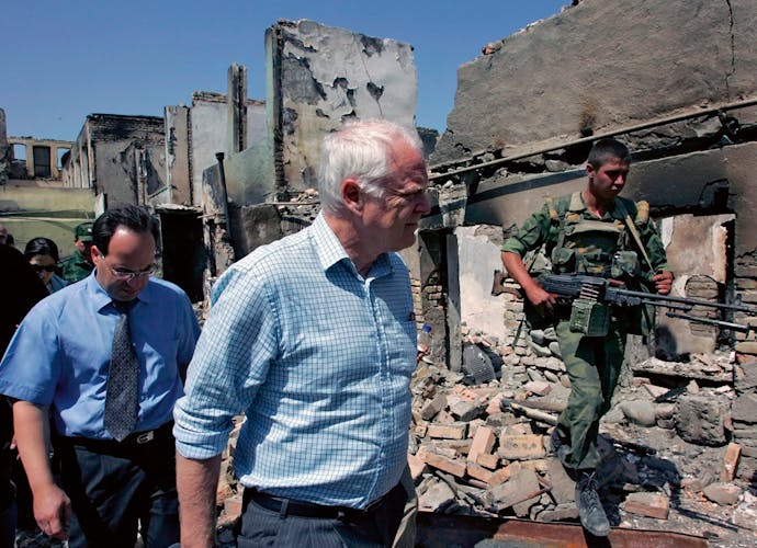 Thomas Hammarberg op bezoek in Georgië (augustus 2008). ‘Daar heb ik persoonlijk meer dan honderd mensen uit de gevangenis gehaald.’
