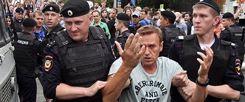 In Rusland is Aleksei Navalny veroordeeld tot 2 jaar en 8 maanden strafkamp