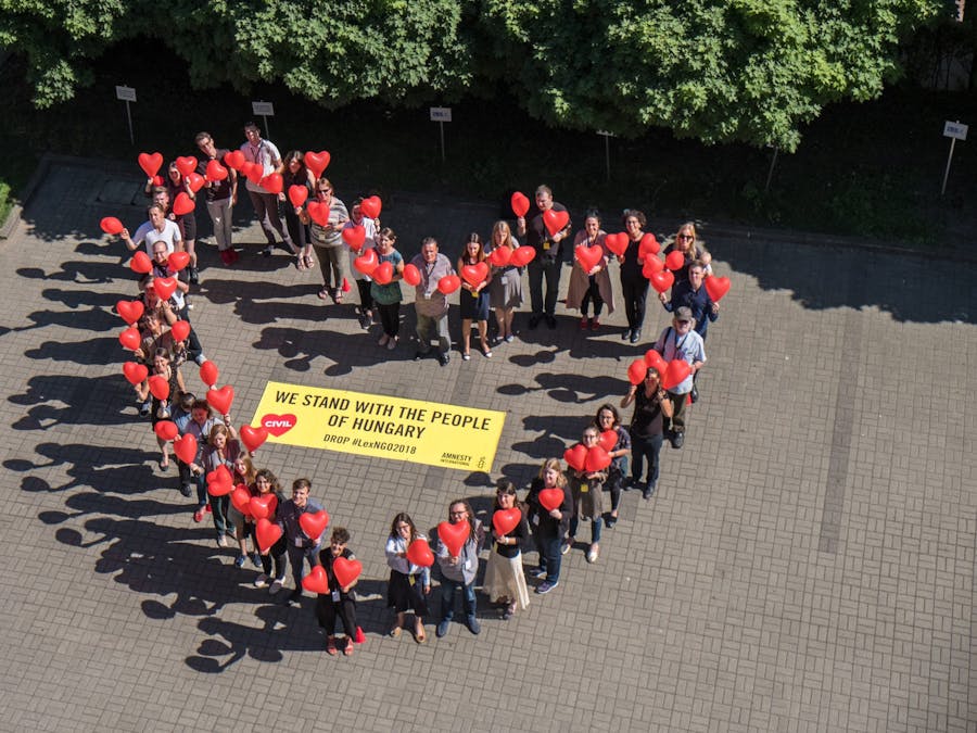 Solidariteitsactie van Amnesty Polen met Hongarije.