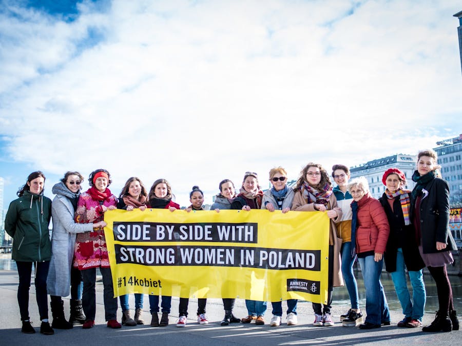 Solidariteitsactie van Amnesty Oostenrijk met Poolse vrouwen.