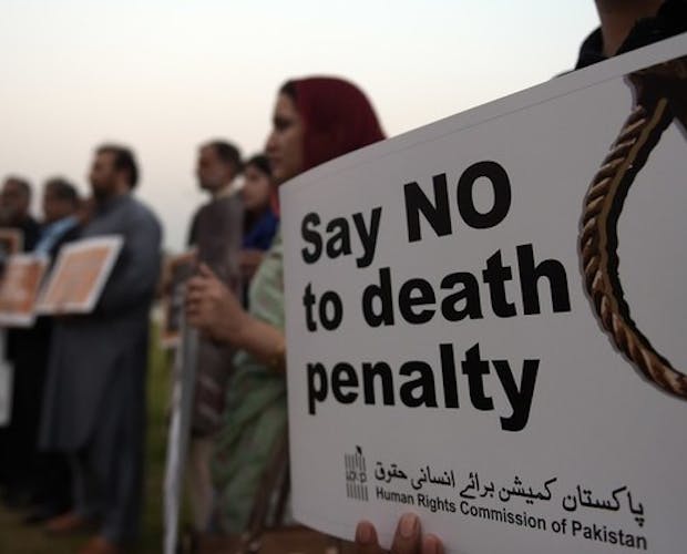 Activisten van de Human Rights Commission of Pakistan (HRCP) op de International Day Against the Death Penalty in Islamabad, Pakistan, 2015