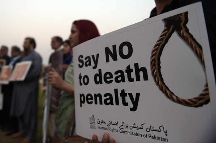 Activisten van de Human Rights Commission of Pakistan (HRCP) op de International Day Against the Death Penalty in Islamabad, Pakistan, 2015