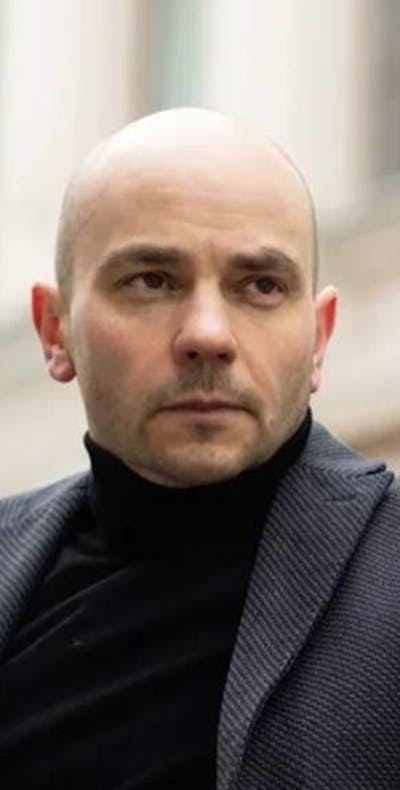 Een Russische rechtbank heeft activist en mensenrechtenverdediger Andrei Pivovarov veroordeeld tot 4 jaar gevangenisstraf op grond van de onderdrukkende wet op de ‘ongewenste organisaties’.