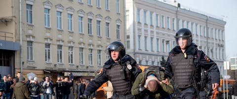 Arrestatie in Moskou tijdens een demonstratie tegen corruptie