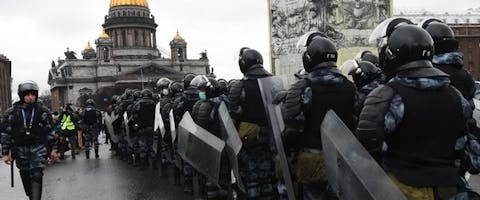 Protest in Sint Petersburg tegen de arrestatie van oppositieleider Navalny