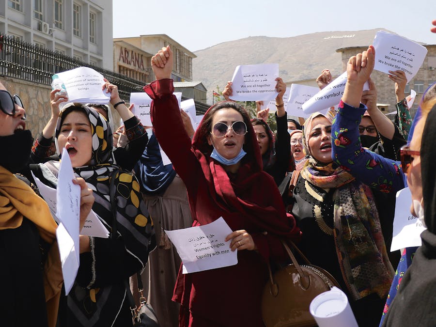 Vrouwen demonstreren op 3 september in de Afghaanse hoofdstad Kabul voor het behoud van hun rechten, nu de Taliban de macht hebben overgenomen.