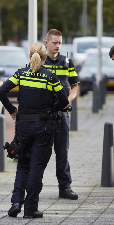 Amnesty heeft de afgelopen jaren meermaals haar zorgen geuit over de manier waarop de politie in Den Haag zonder motivering legitimatiebewijzen vordert tijdens vreedzame protesten.