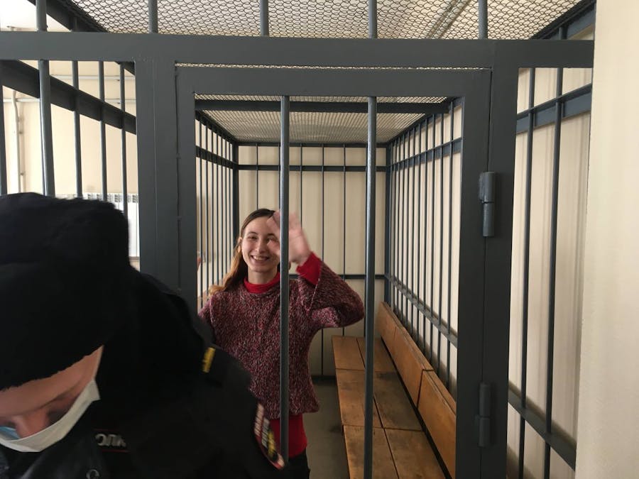 Aleksandra Skochilenko uit Rusland wordt aangeklacht omdat ze actie voerde tegen de oorlog in Oekraïne