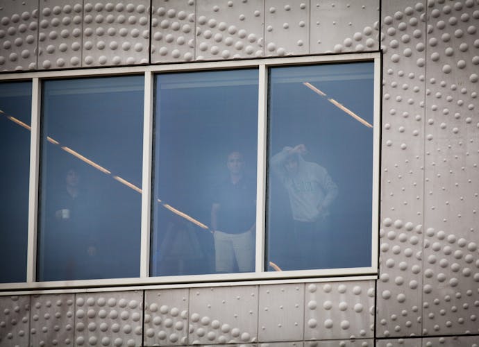 Detentiecentrum Schiphol heeft meer dan 450 cellen voor onder meer aan asielzoekers in procedure en illegale of uitgeprocedeerde vreemdelingen.