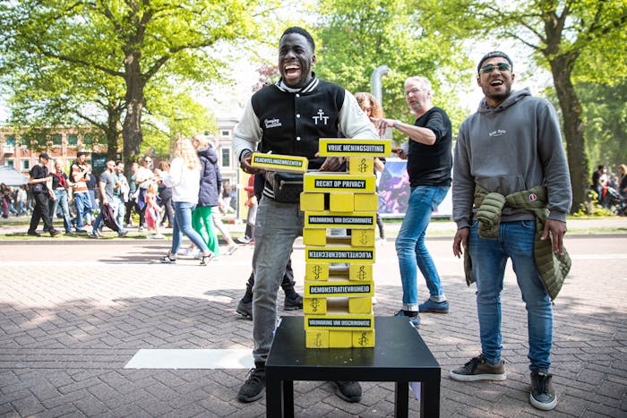 Na twee jaar corona kon Amnesty weer ouderwets actievoeren op de Bevrijdingsfestivals. Op 5 mei 2022 gebeurde dat onder meer op Bevrijdingspop in Haarlem.