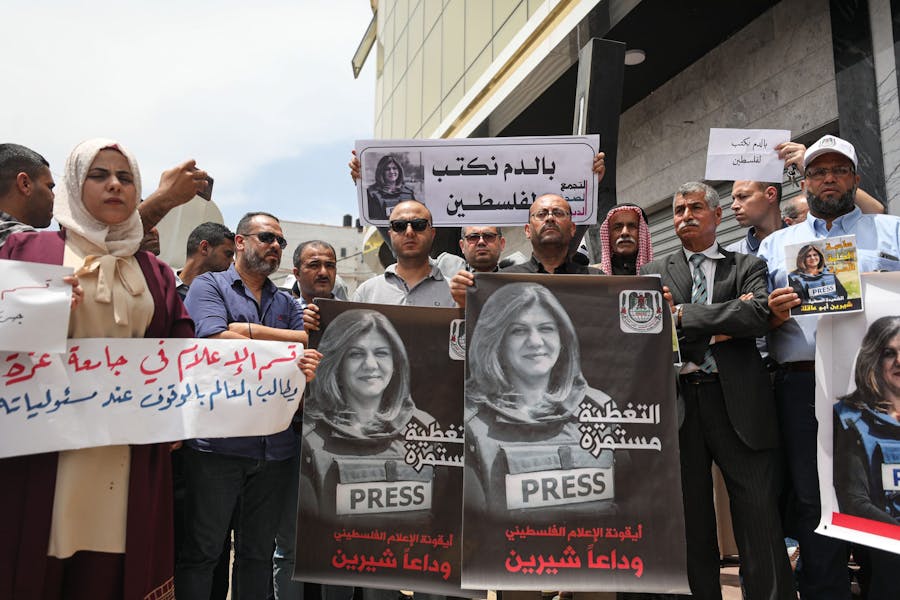 Protest voor de Al-Jazeera-journalist Shireen Abu Akleh die op 11 mei 2022 door het Israëlische leger werd gedood
