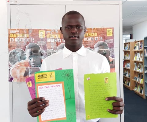 De onterecht ter dood veroordeelde Magai Matiop Ngong uit Zuid-Sudan kwam vrij na Amnesty's Write for Right-schrijfactie