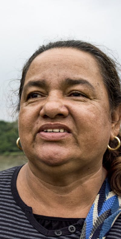 Jani Silva is een Colombiaanse mensenrechtenverdediger die opkomt op voor de belangen van de boeren in het Amazoneparel-reservaat.